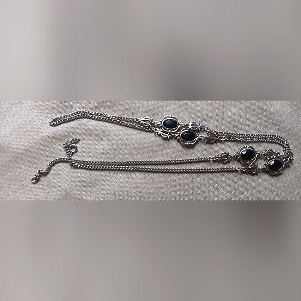 Vintage Signed Sarah Covington 36" Silver Tone 1979 36" Station Necklace